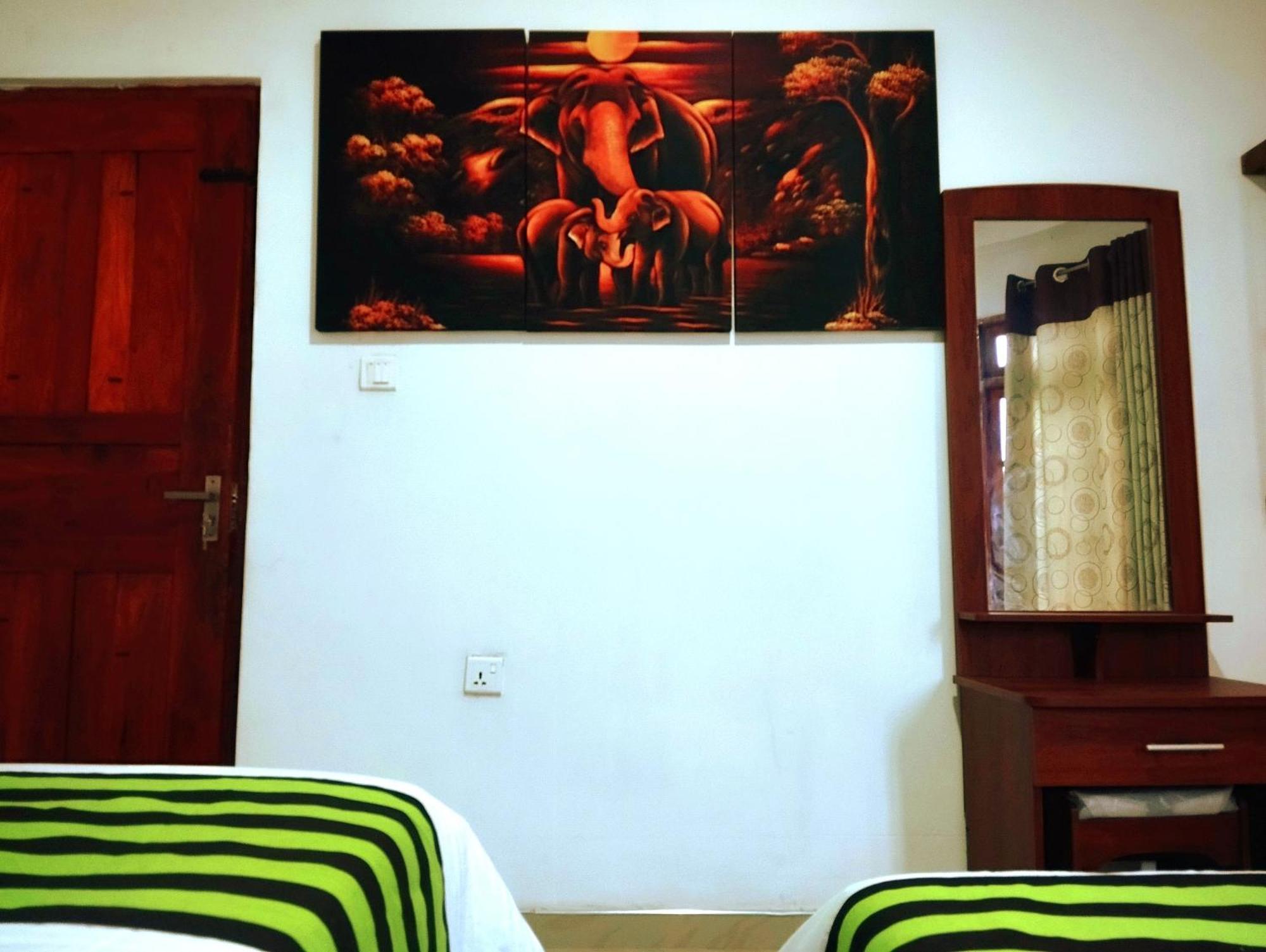 Ella Hotel Upper Hill Екстер'єр фото